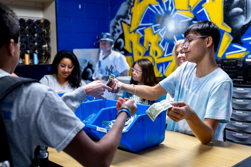 Brentwood High students run a cookie store